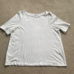 Chico’s white Tshirt with buttons on shoulder detailing in size 3 (US size XL)
